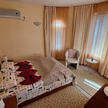 Dimana 3* Черноморець