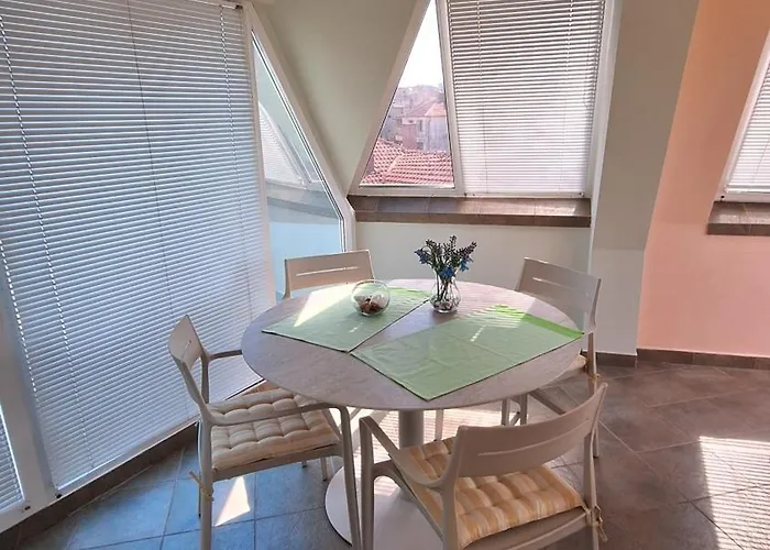 Guest house Dimana 3*